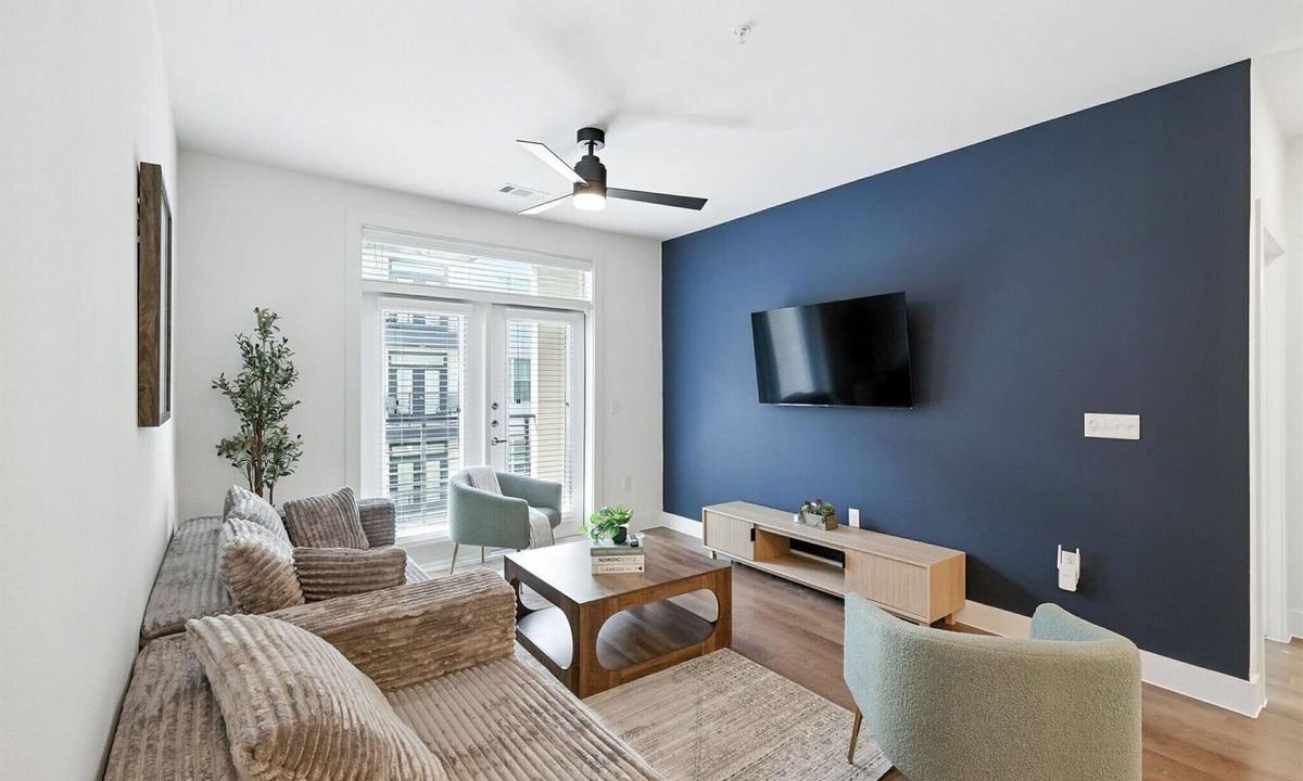 Fort Worth Condo | G68 2B Condo w/Pool, Gym&Golf-Sim by Traveller's Comfort in downtown Fort Worth