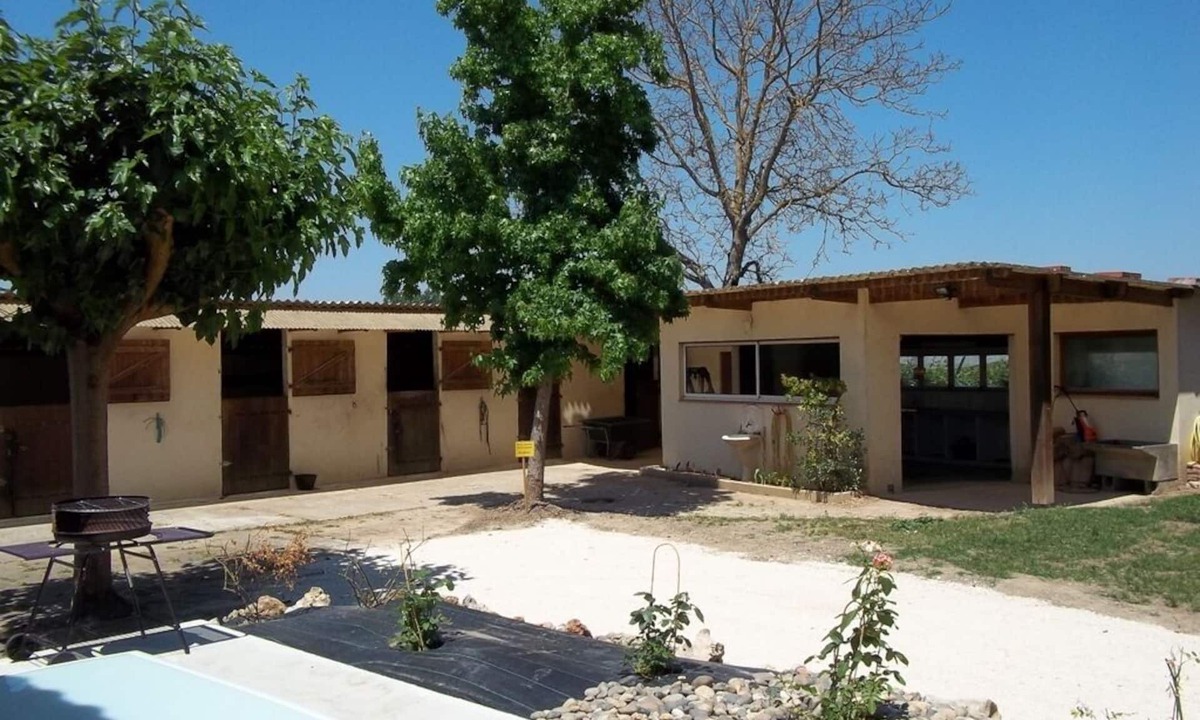 Castelsarrasin Bed & Breakfast | Gabin offers tranquility, comfort and independence for families and couples.