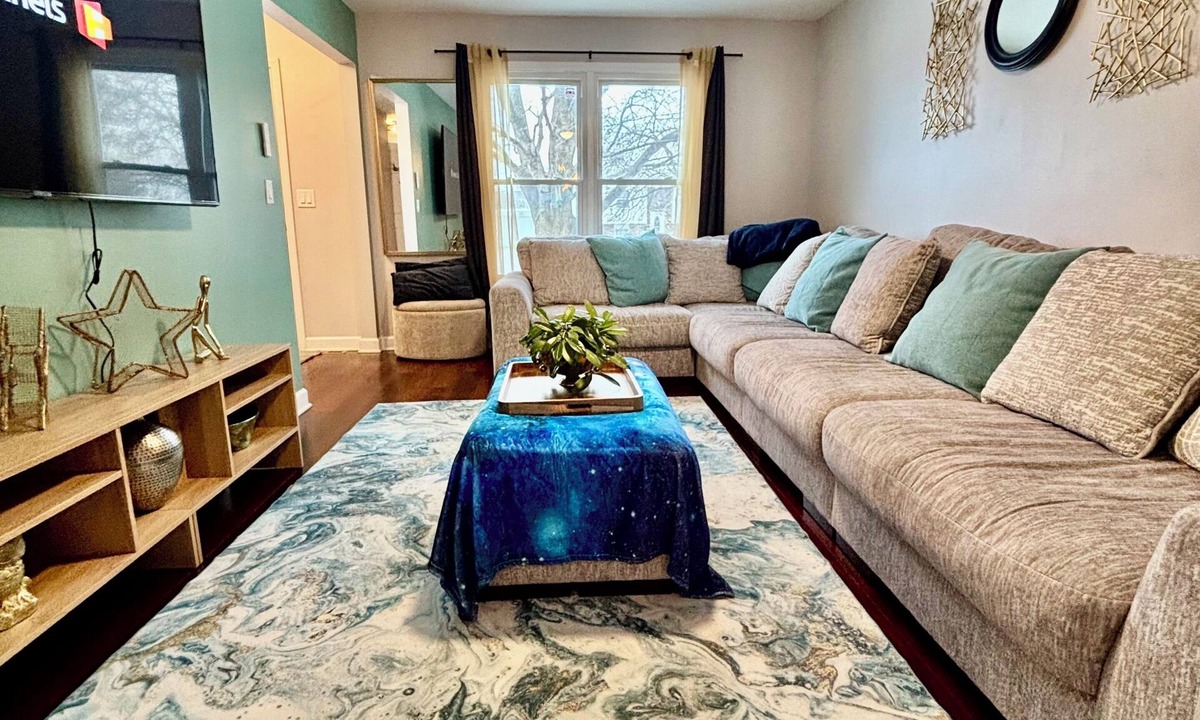 Aurora House | Galactic Oasis Theme Home, Marvelous 5-bedroom house with AC in Aurora, TV’s