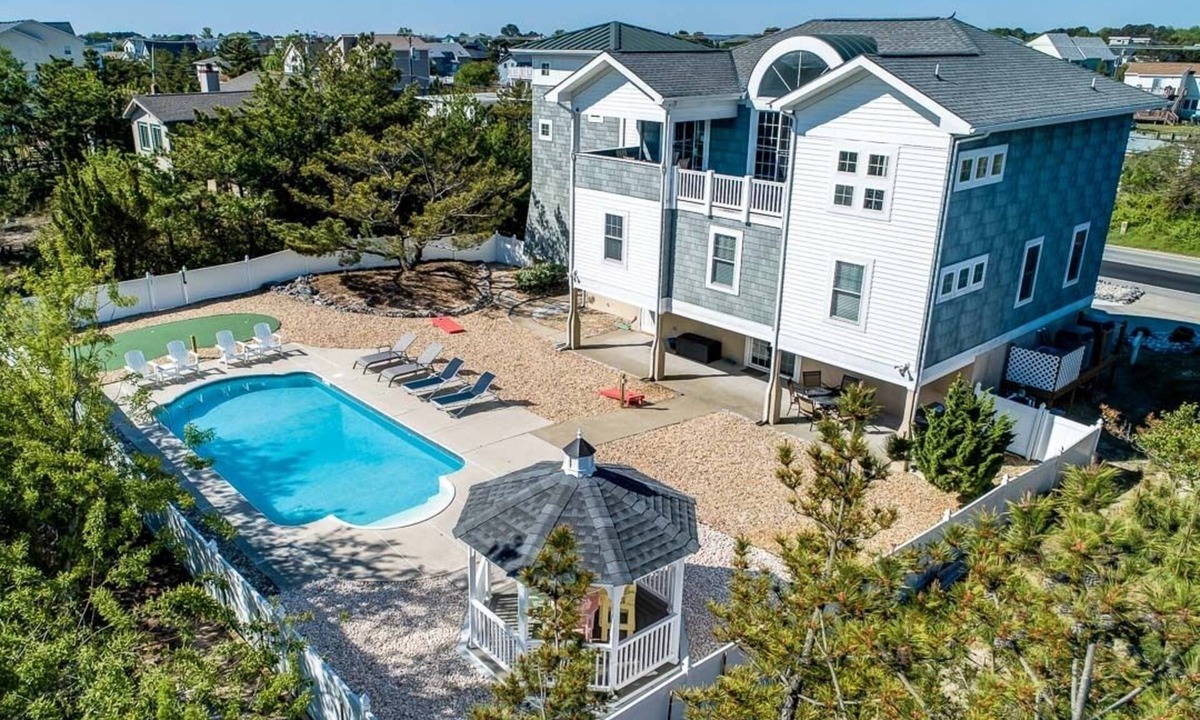 Sandbridge House | Galaxsea | 290 ft from the Beach | Private Pool