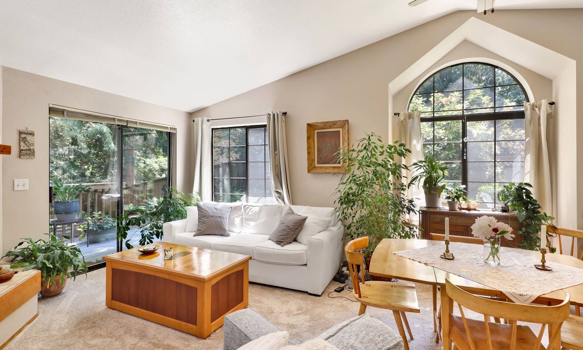 Geneva Apartment | Galbraith Mountain Forest Escape