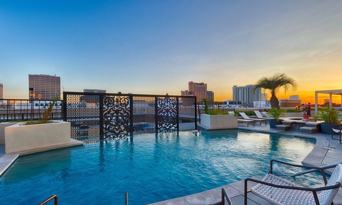 The Galleria Apartment | Galleria Luxury High Rise