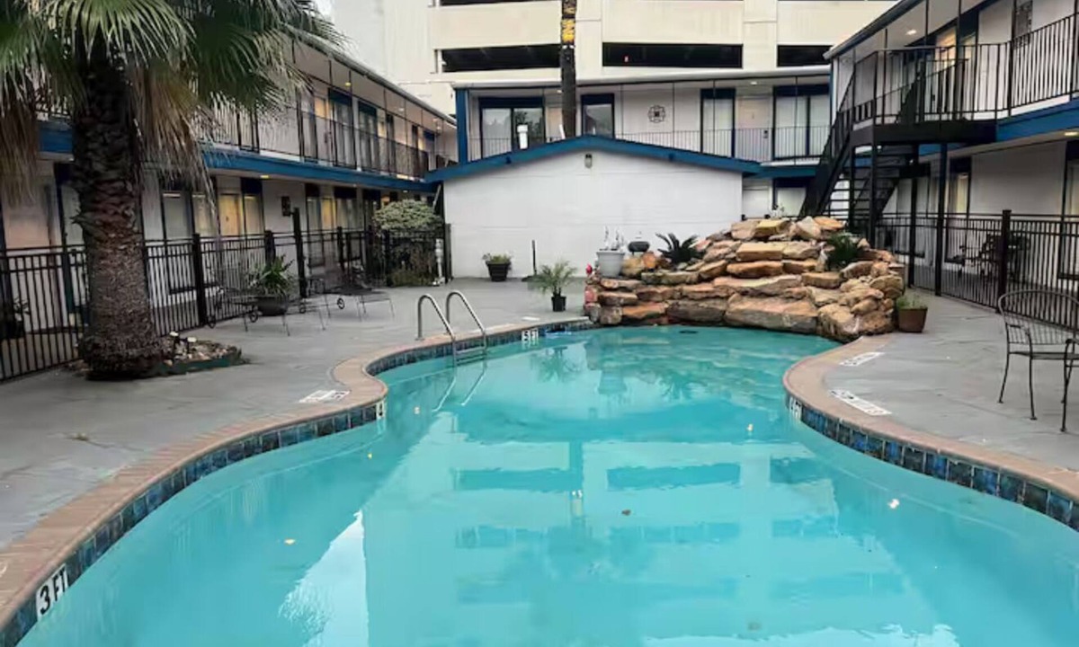 The Galleria Apartment | Galleria Parc Hotel & Apartment