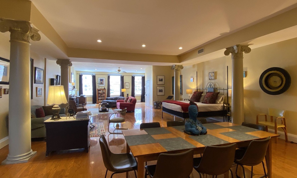 Vicksburg Condo | Gallery Loft Riverview Rooftop Terrace Elevator