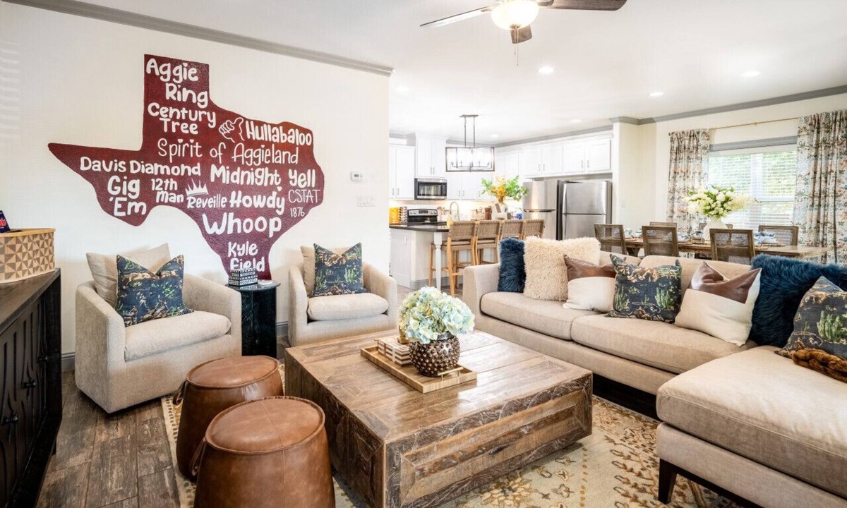 College Station House | Gallop & Gig'em Getaway: 5BR/5.5BA Retreat with Private Yard, Central College Station