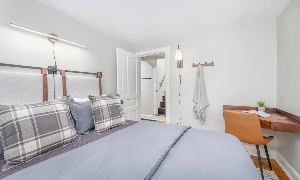 Mount Vernon Cottage | Gambier I MountVernon I BikePath