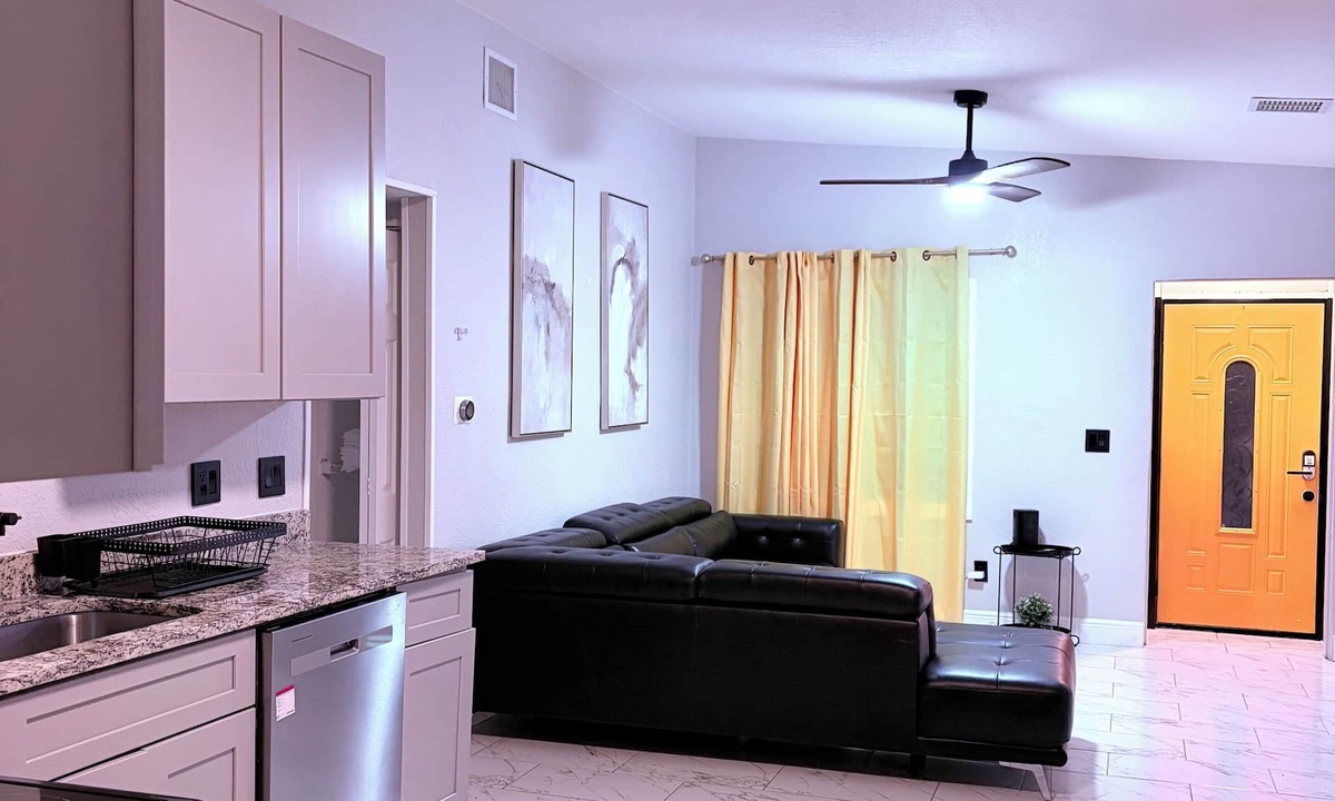 Southwest Orlando House | Game Day Getaway-Downtown Orlando