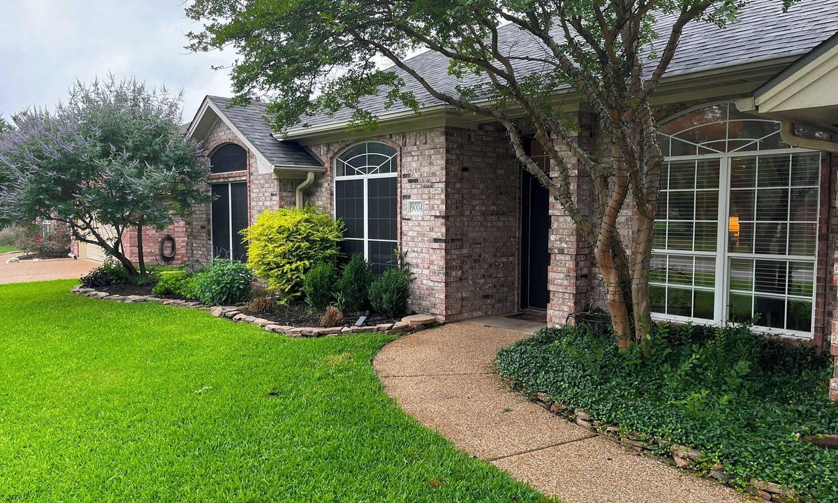 College Station House | Game Day Home for the entire Family, 4 Bedrooms, 3 Baths, 8 Beds, 12 Guests