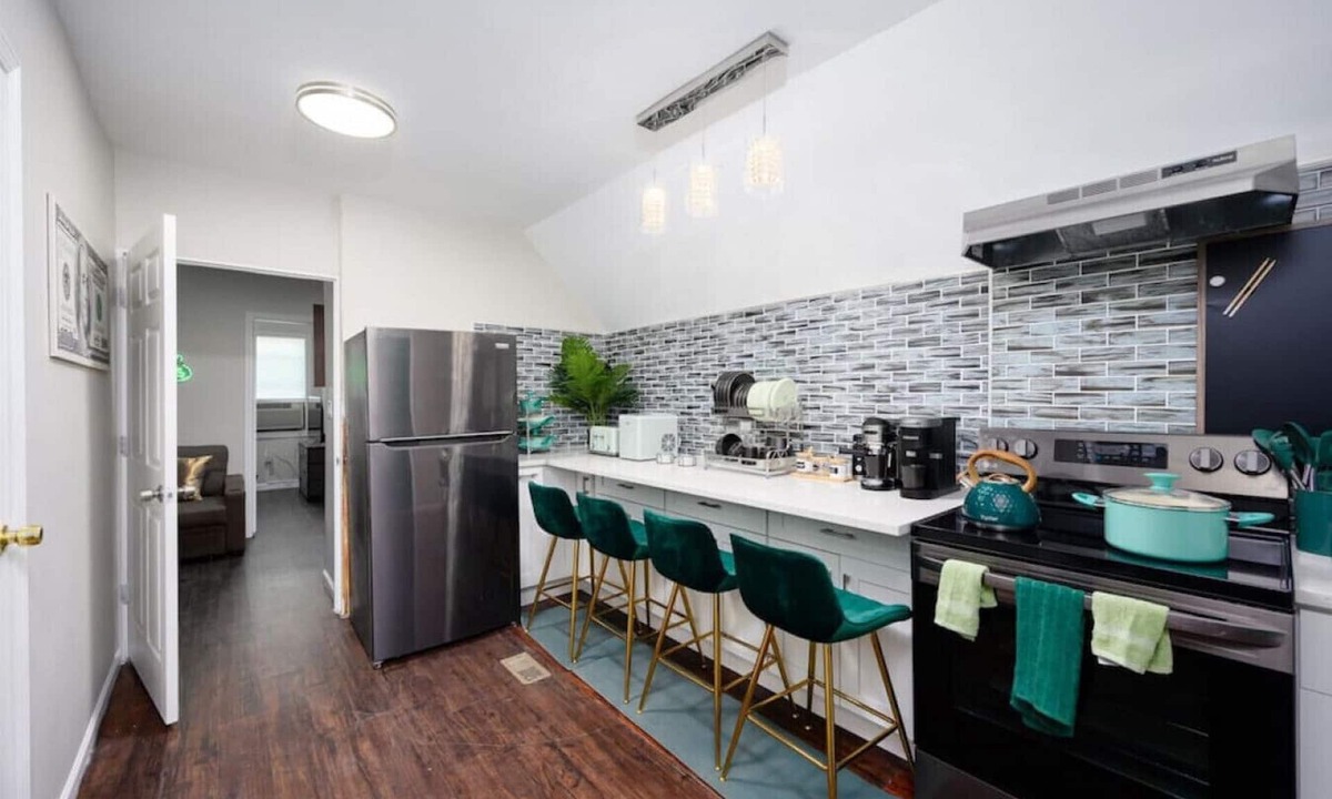 North Lawndale Apartment | Game House + Patio and Parking