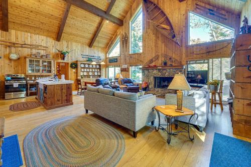 Columbine Lake House | Game Room and Views Cabin Near Purgatory Resort!