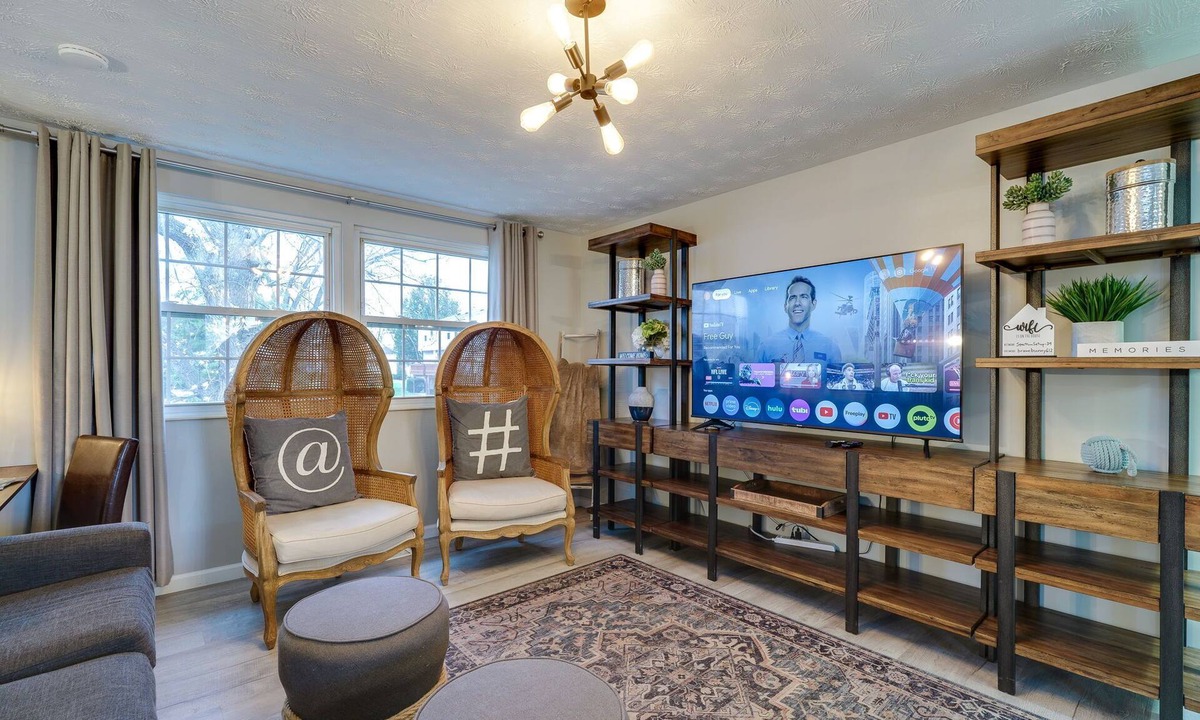 Englewood House | Game Room-Deck-Coffee Bar