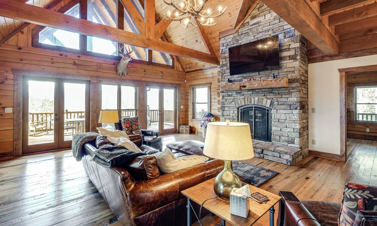 Spruce Pine Cabin | Game Room + Deck: Spacious Spruce Pine Retreat!