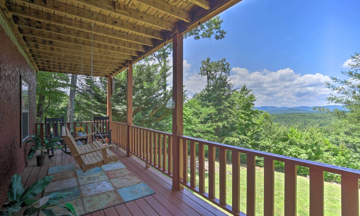 Murphy Cabin | Game Room & Fire Pit: Picturesque Cabin in Murphy