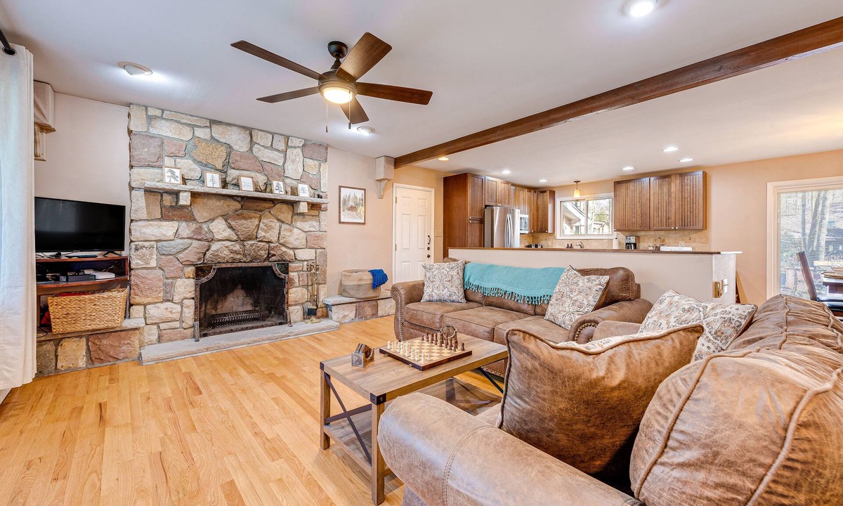 Pocono Pines House | Game Room & Fire Pit: Chic Pocono Pines Home!