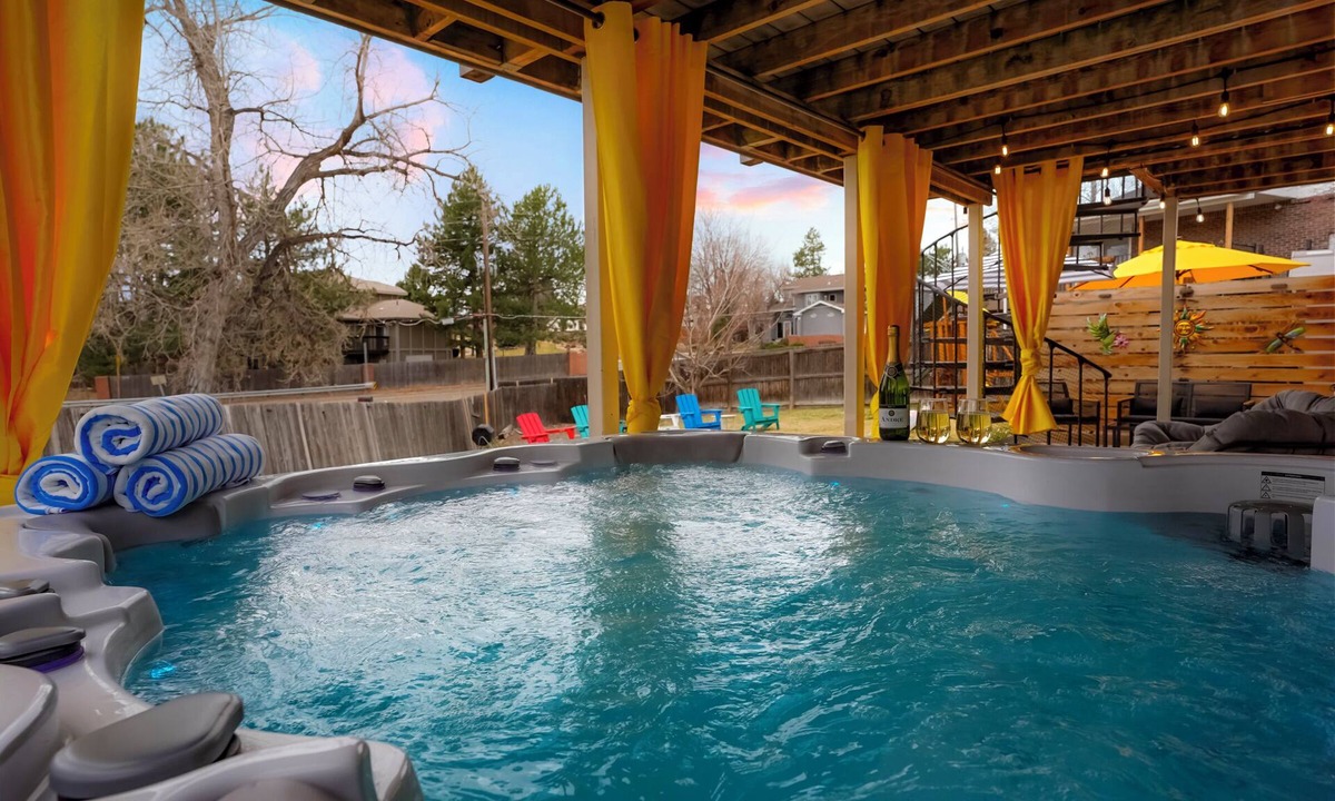 Club Crest House | Game Room & Hot Tub, 12 mi to Red Rocks