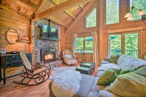 West Dover House | Game Room & Hot Tub: Pet-Friendly Mount Snow Gem