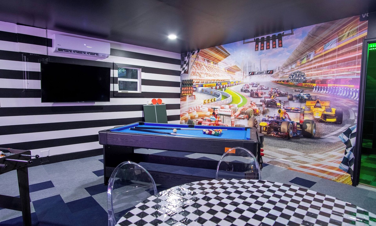 Southport House | Game Room/HotTub/Gym/Theater/Pet-Friendly/Sleeps14