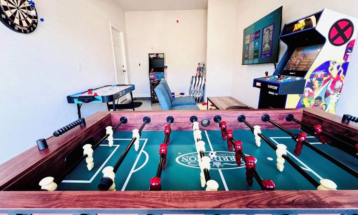 Upper Grand Lagoon House | Game Room, mins to beach, Pier Park and Sports Complex, POOL, pond view