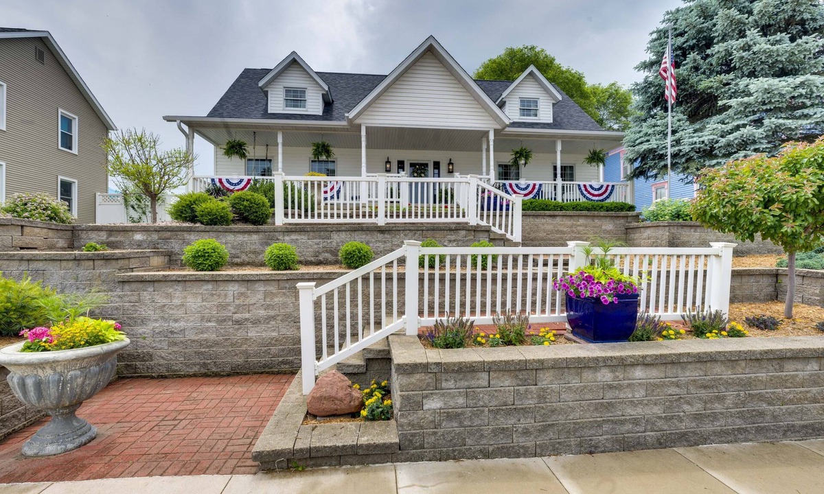 Waverly House | Game Room + Patio + Entertainment Area