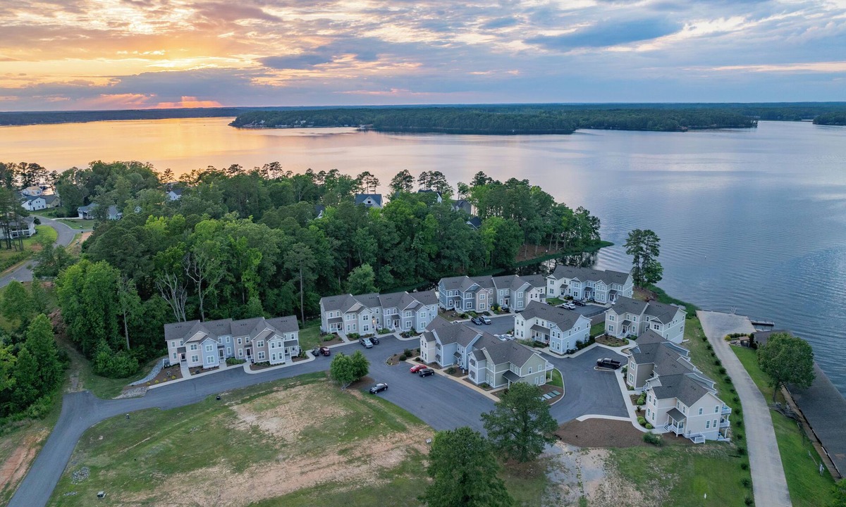 Littleton House | Game Room! Pontoon Rental~Boat Slip~Fire Pitnn