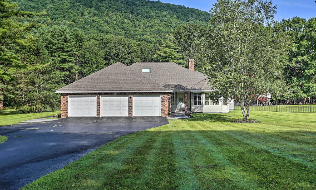 Hancock House | Game Room, Yard + Hot Tub: Spacious Catskills Home