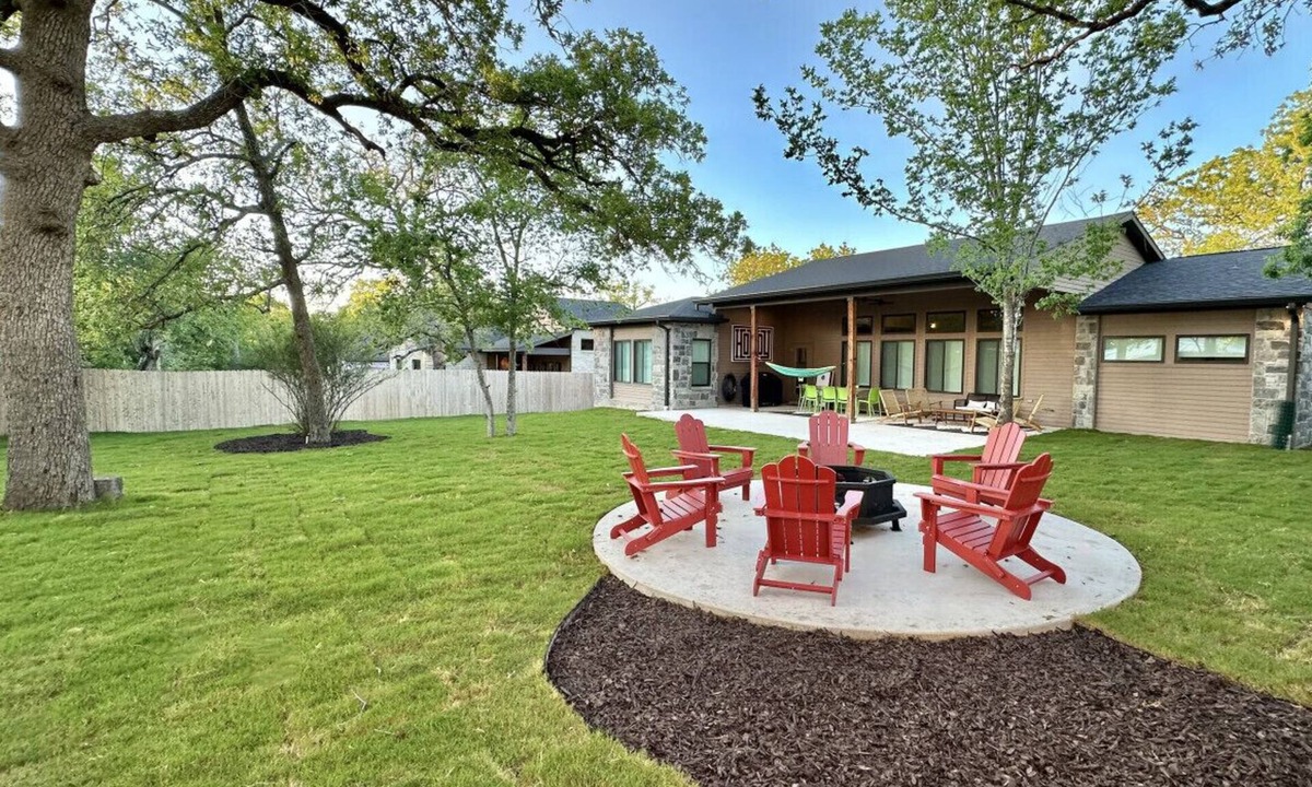 North Oakwood House | Gameday Getaway | Walk to Kyle Field