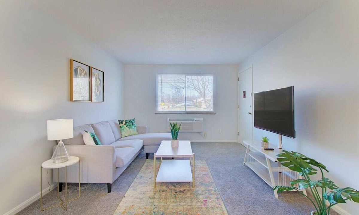 North Canton Apartment | Garage | Contemporary + Spacious | Two Bedroom