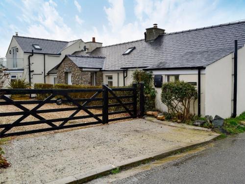 Llanfaethlu House | Gardd Efa