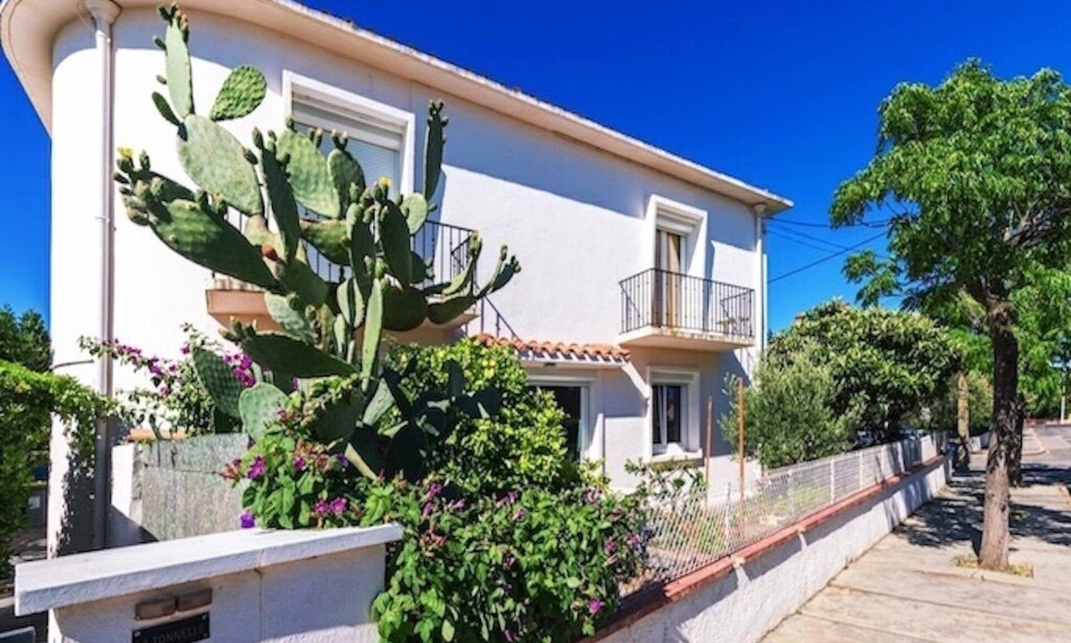 Canet-Plage Apartment | Garden and. Beach 2 steps away!