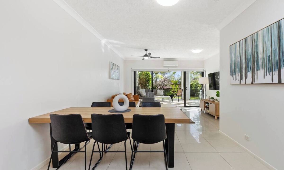 South Brisbane Apartment | Garden Apt 2Bed/2Bath, parking