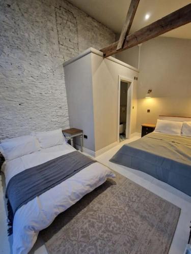 Heath and Reach Apartment | Garden Barn Studio, sleeps 3