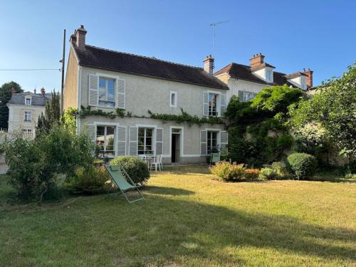 Fontainebleau Villa | Garden - Center of Fontainebleau - Parking