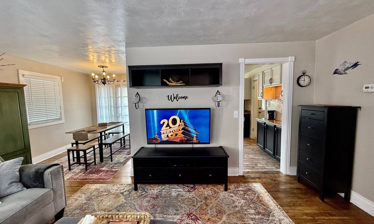 Midvale House | Garden Cottage | Close to SLC