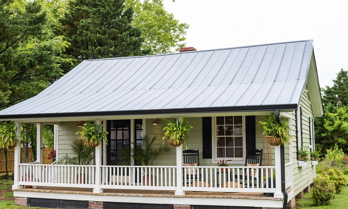 Mathews House | Garden Cottage in Downtown Mathews