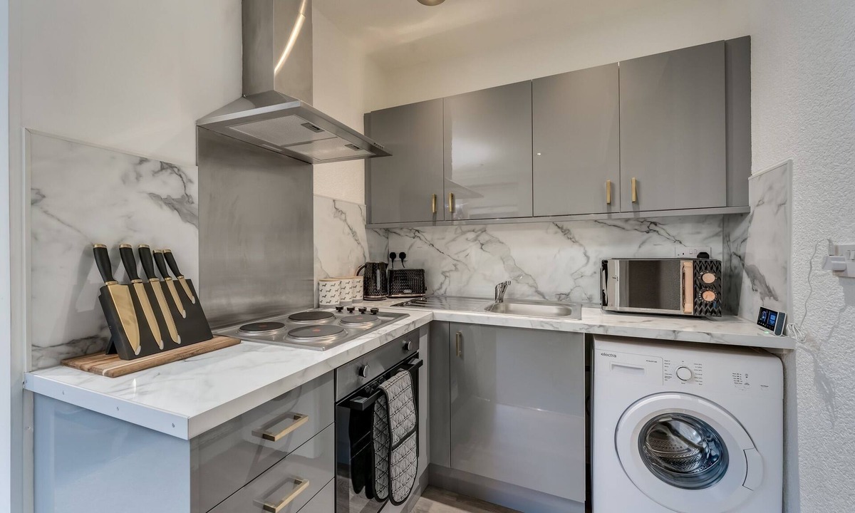 Bonhill Apartment | Garden Flat, Loch Lomond