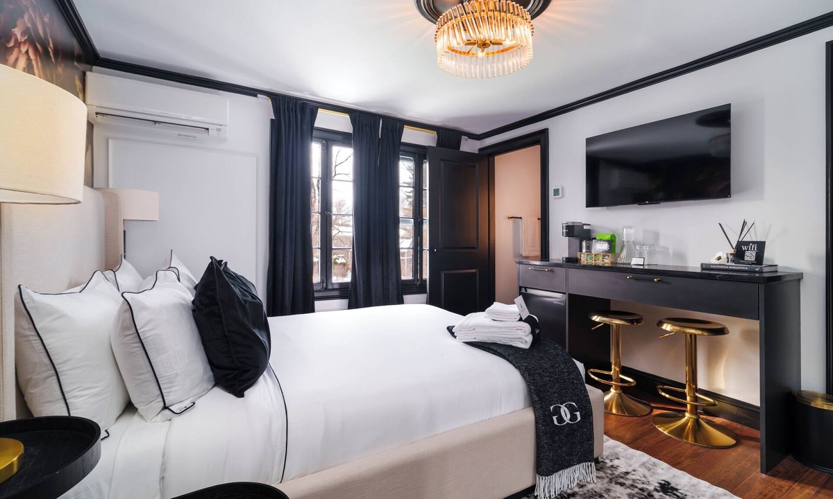Lenox Hotel | Garden Gables