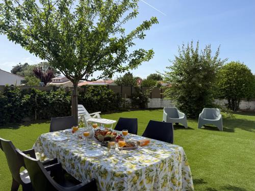 Nieul-sur-Mer Villa | Garden House 3 chambres, parking privé, 15min La Rochelle, 20min île de ré, proche golf de la prée, wifi,