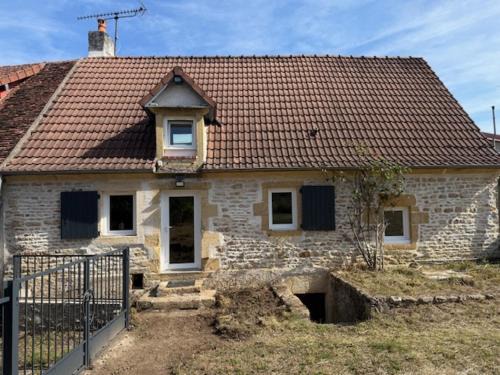 Saint-Benin-d'Azy Villa | Garden House