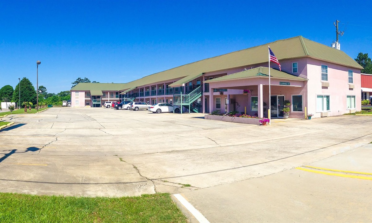 Metter Hotel | Garden Inn & Suites