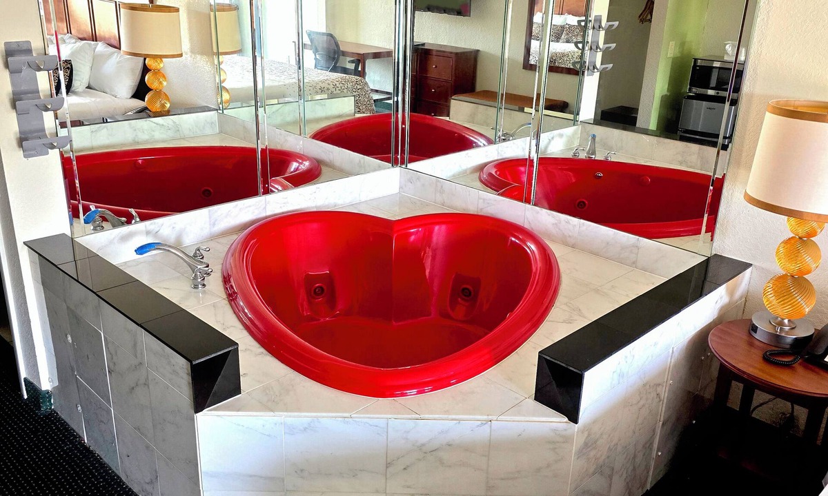 Pine Mountain Hotel | Garden Inn & Suites