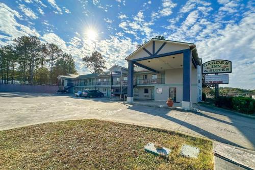 Mount Berry Hotel | Garden Inn & Suites