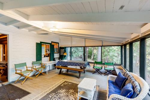 Charlotte House | Garden Island's Cedar