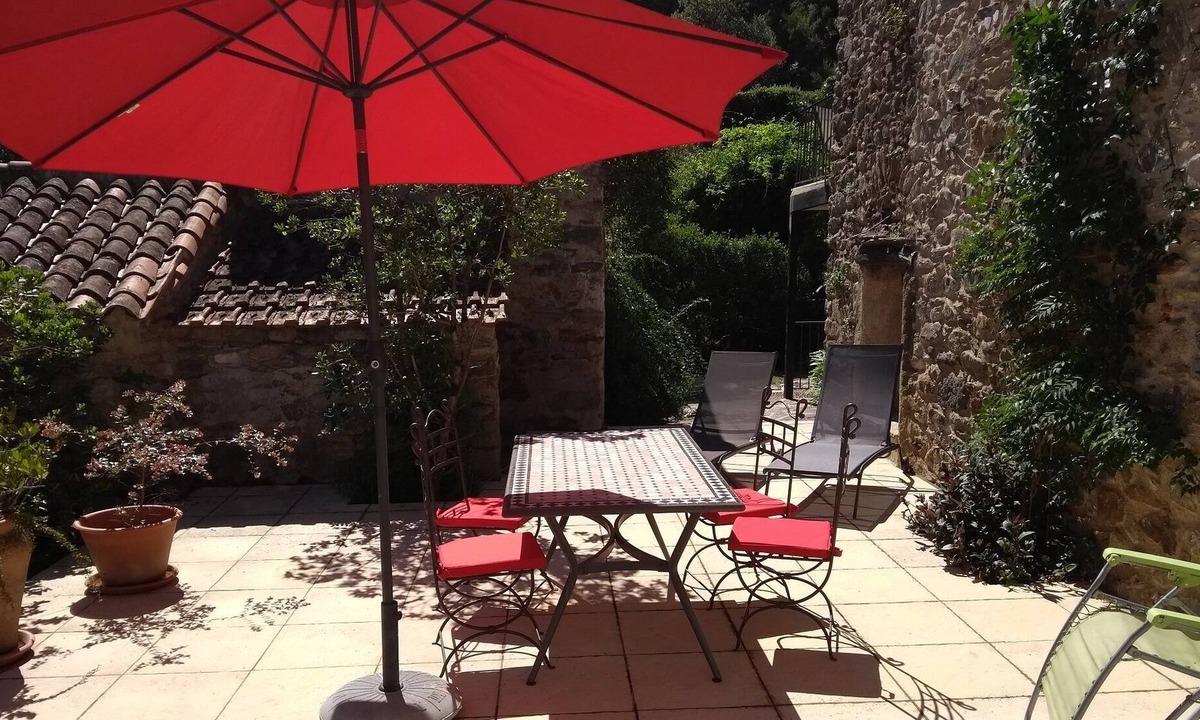 Reynes Apartment | Garden-level apartment with large terrace