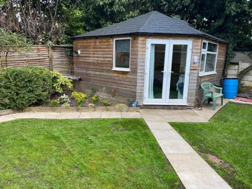 Tatenhill Apartment | Garden lodge