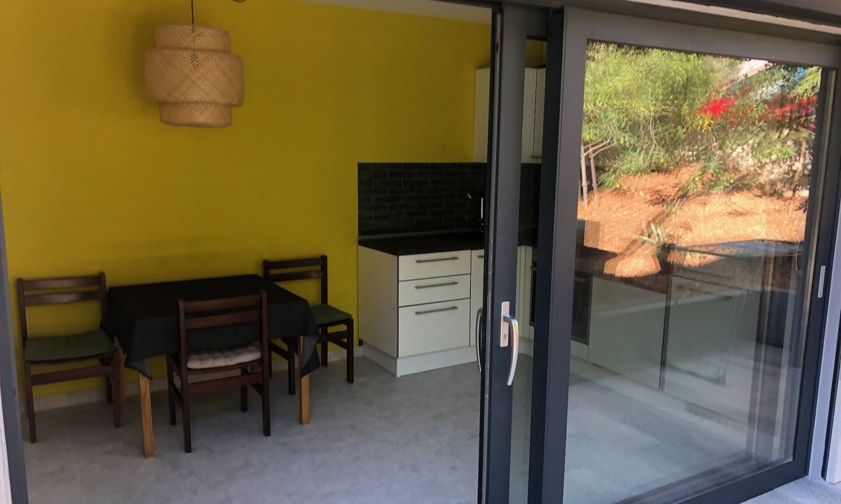 Simuni Apartment | Garden Studio Apartment