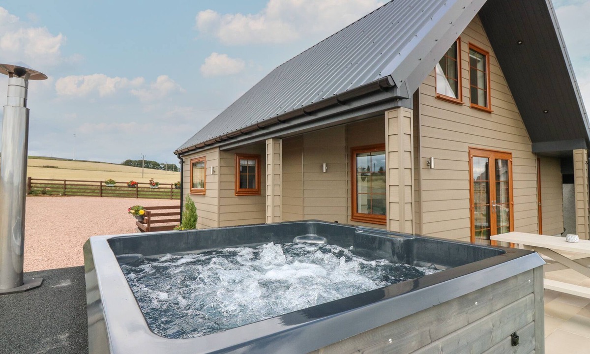 Insch Cottage | Garden Studio