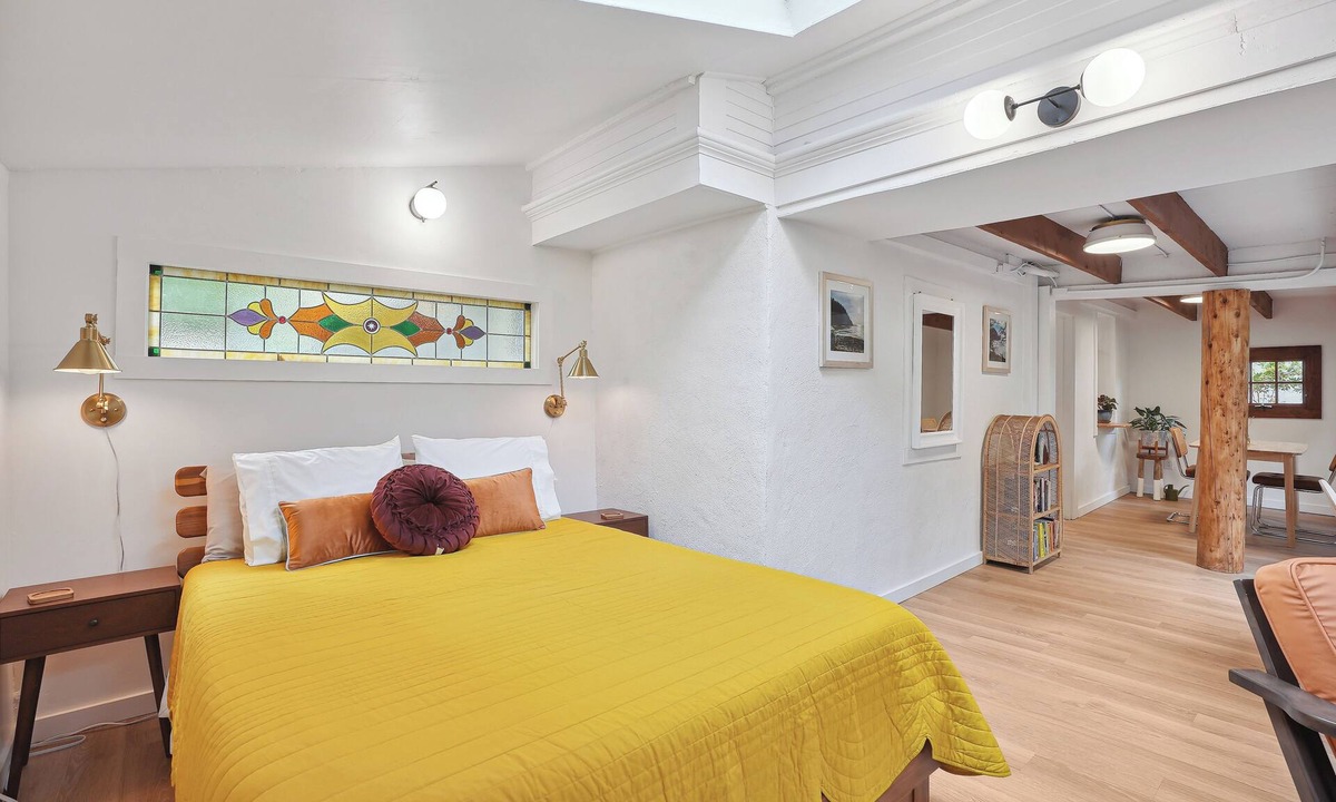 Belmont Apartment | Garden studio in Laurelhurst