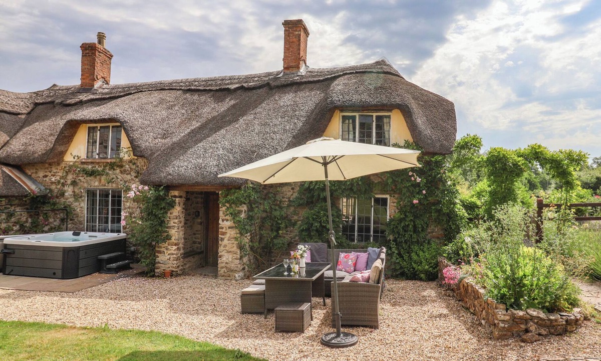 West Buckland Cottage | Garden View
