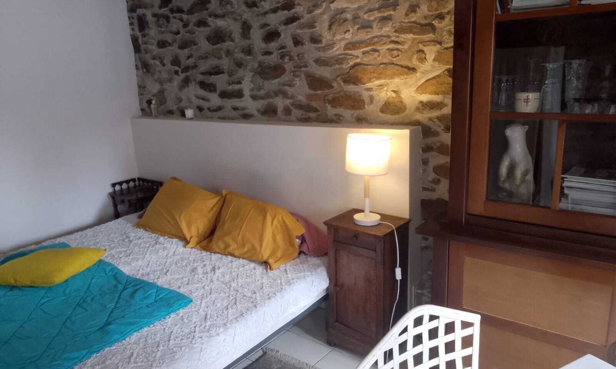 Le Minihic-sur-Rance Bed & Breakfast | GAREL's bedroom with bathroom, 25m2