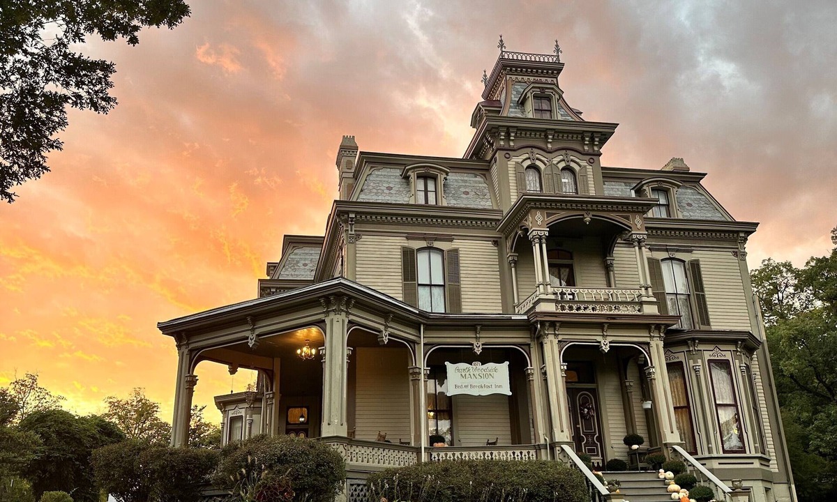 Hannibal Bed & Breakfast | Garth Woodside Mansion B&B